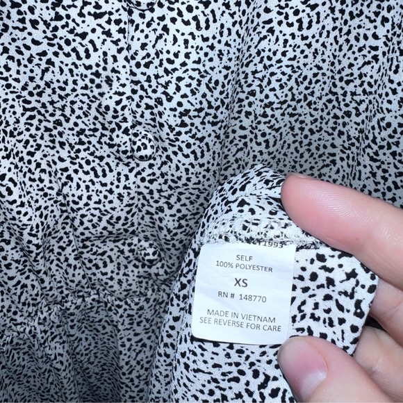 EUC Sienna Sky Black and White Printed Peplum Blouse - Picture 5 of 6